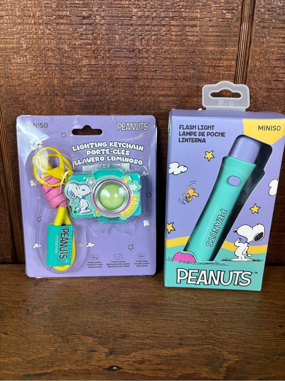 Peanuts Snoopy Miniso Teal Flashlight and Lighting Keychain Set